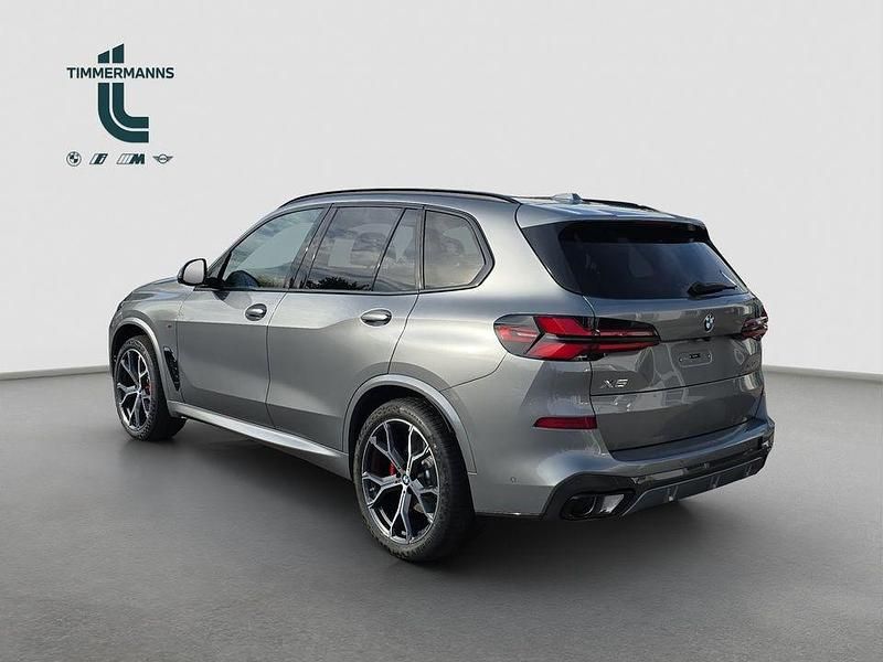 Neu BMW X5 M Sport 352 PS (258 kW) 2026 Grau SUV