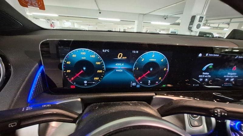 Gebraucht Mercedes GLB200 Business 150 PS (110 kW) 2022 Weiß SUV