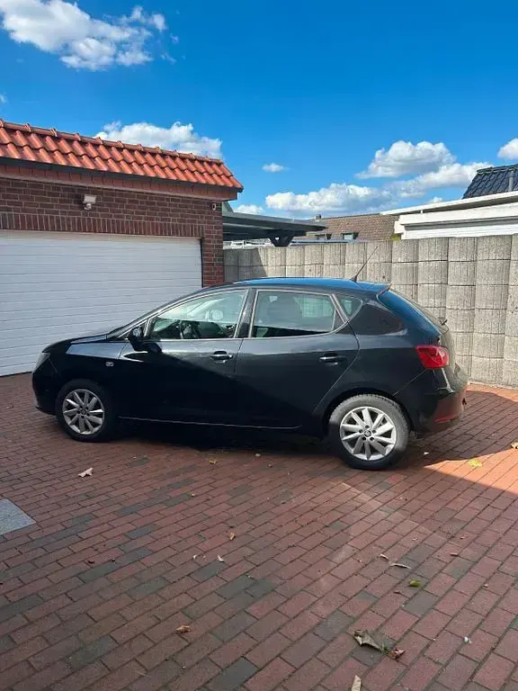 Gebraucht Seat Ibiza Style 69 PS (50 kW) 2014 Schwarz Limousine