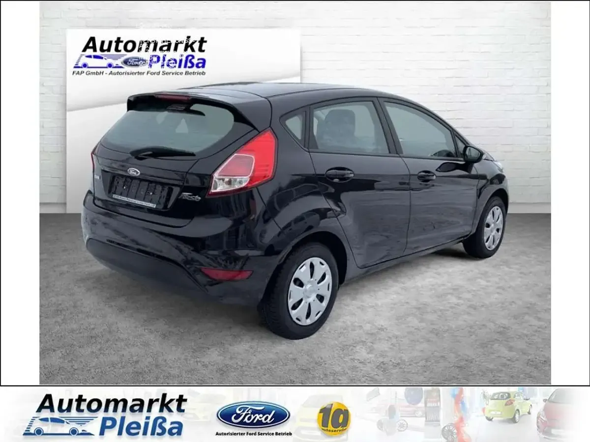Gebraucht Ford Fiesta Trend 80 PS (58 kW) 2013 Pantherschwarz metallic Kleinwagen