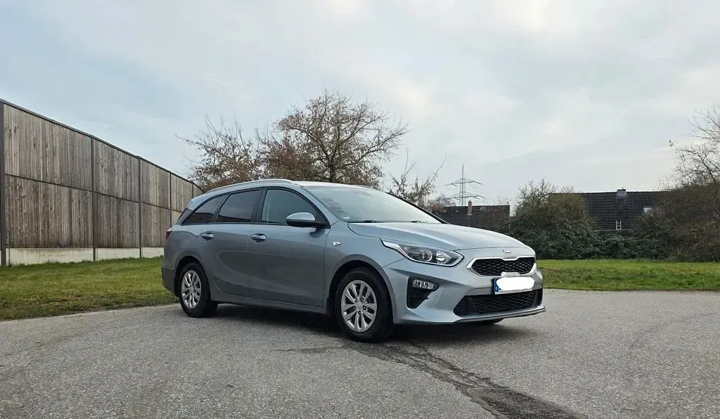 Gebraucht Kia Ceed Sportswagon Silver 140 PS (102 kW) 2019 Silber Kombi