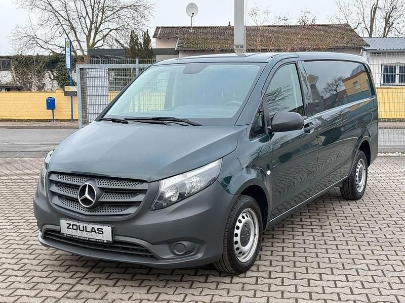 Gebraucht Mercedes Vito 114 PS (83 kW) 2019 Grün Van