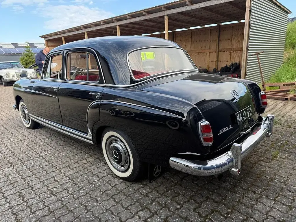 Gebraucht Mercedes 220 185 PS (136 kW) 1958 Schwarz Limousine