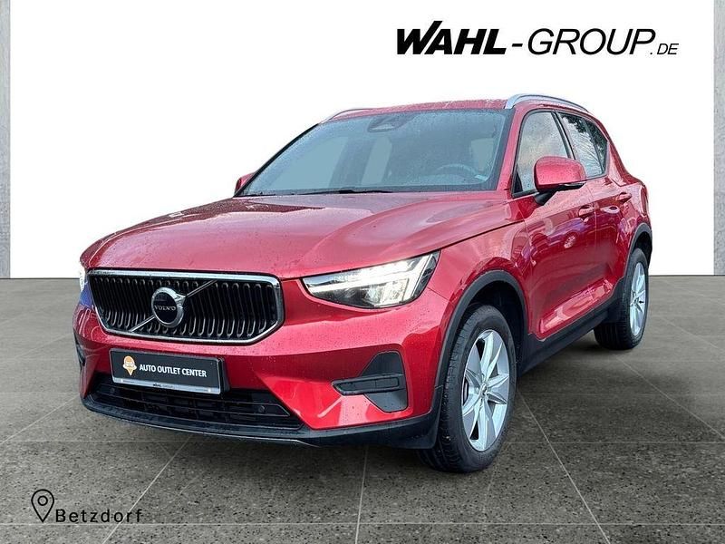 Rot Gebraucht 2024 Volvo XC40 Core SUV | 29.990 € (Superpreis) - Bild 1/4