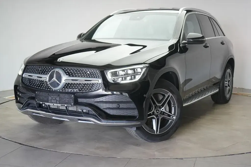 Gebraucht Mercedes GLC300de AMG 194 PS (142 kW) 2022 Schwarz SUV