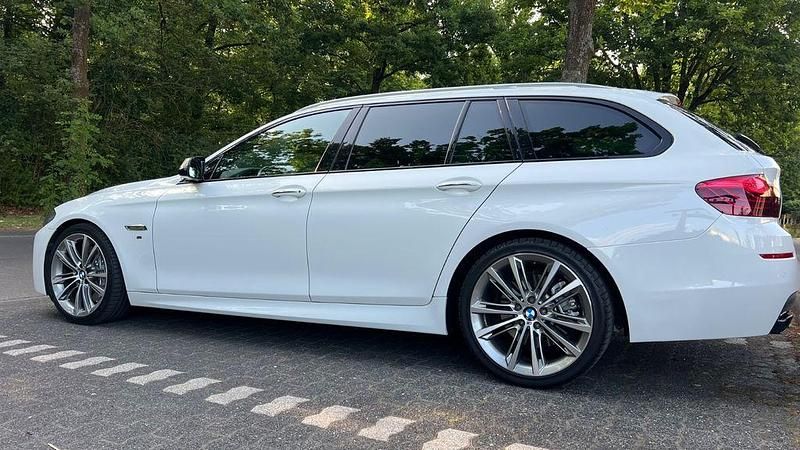 Gebraucht BMW M550 Performance 381 PS (280 kW) 2014 Weiß Limousine