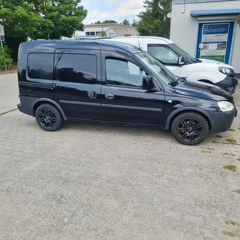 Gebraucht Opel Combo 90 PS (66 kW) 2010 Schwarz Van / Kleinbus