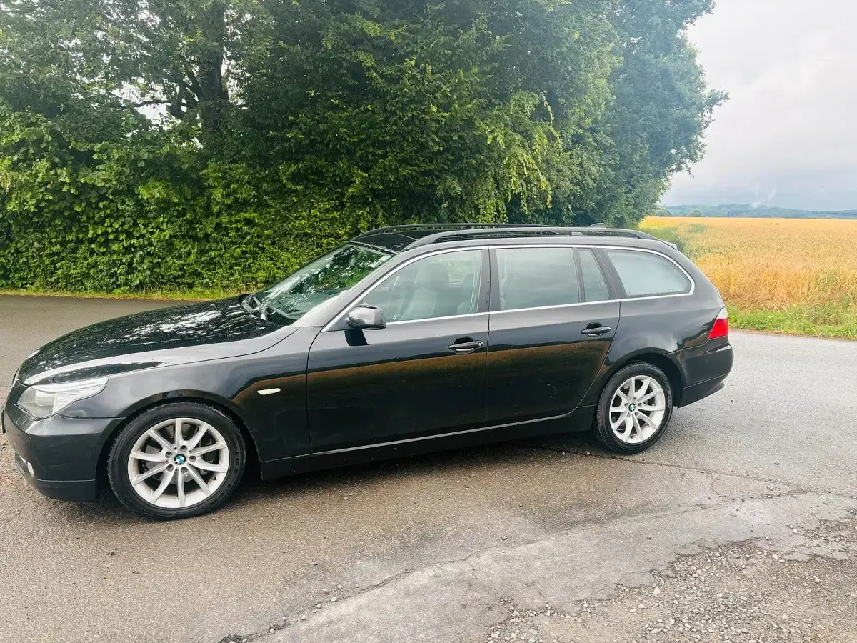 Gebraucht BMW 530 Exclusive 235 PS (172 kW) 2009 Schwarz Kombi
