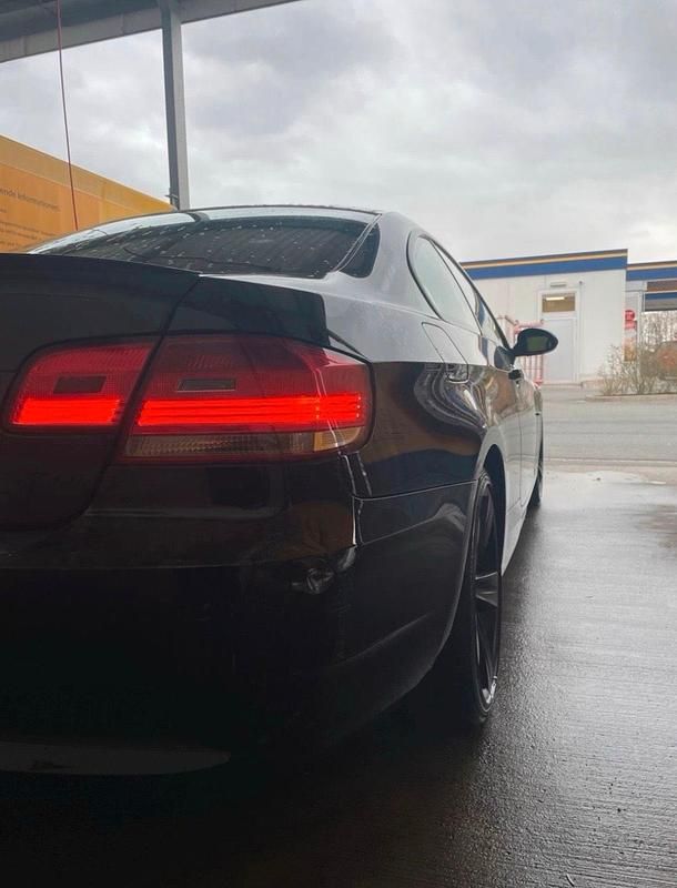 Gebraucht BMW 320 170 PS (125 kW) 2007 Schwarz Coupé