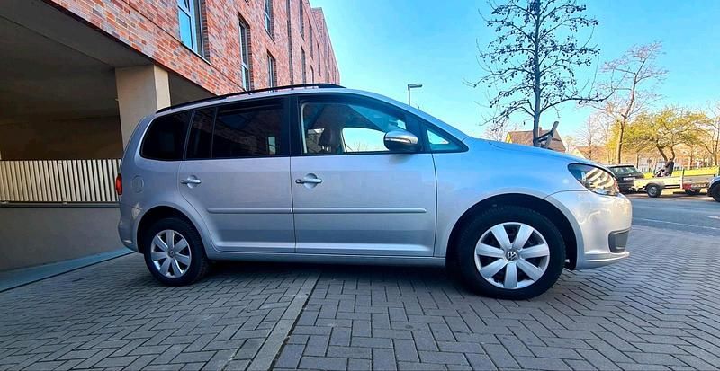Gebraucht VW Touran 150 PS (110 kW) 2011 Silber Van / Kleinbus