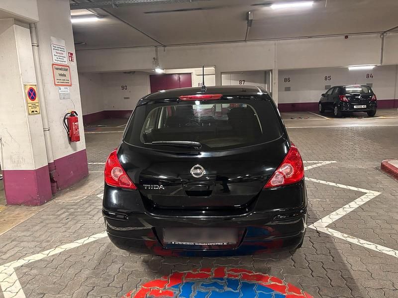Gebraucht Nissan Tiida Acenta 110 PS (80 kW) 2009 Schwarz Limousine