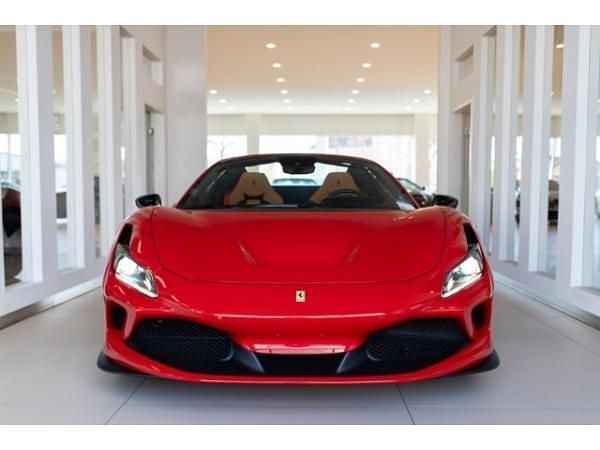 Rot (rot (rosso corsa)) Gebraucht 2021 Ferrari F8 Cabrio | 349.487 € (Teuer) - Bild 1/4