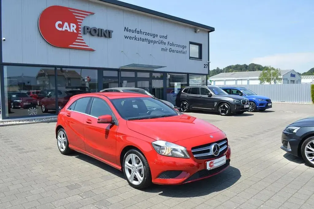 Gebraucht Mercedes A180 109 PS (80 kW) 2014 Rot Limousine