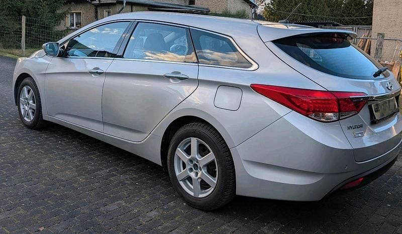 Gebraucht Hyundai i40 Edition 135 PS (99 kW) 2014 Silber Kombi