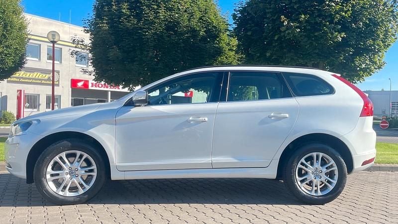 Gebraucht Volvo XC60 Ocean Race 181 PS (133 kW) 2015 Weiß SUV