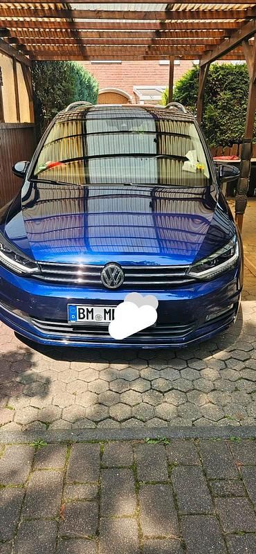 Blau Gebraucht 2017 VW Touran Sound Van / Kleinbus | 18.900 € (Fairer Preis) - Bild 1/4