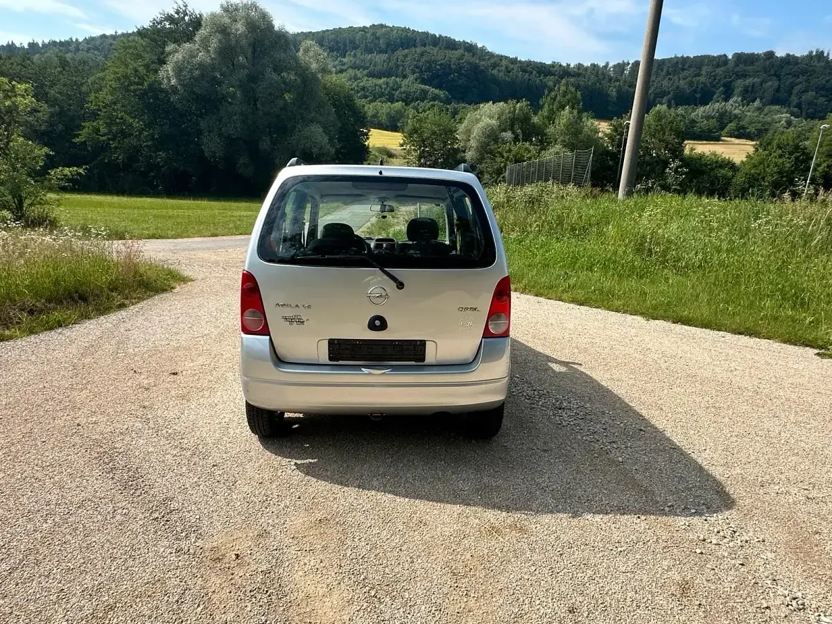 Gebraucht Opel Agila 70 PS (51 kW) 2003 Silber Van / Kleinbus