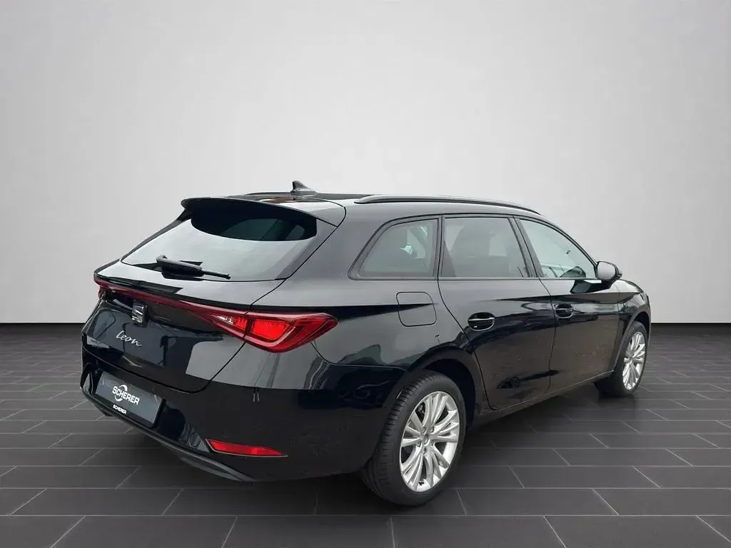 Neu Seat Leon 150 PS (110 kW) 2026 Midnight schwarz metallic (metallic) Limousine