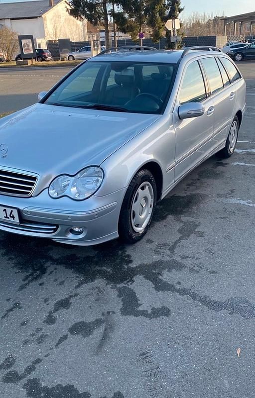 Silber Gebraucht 2006 Mercedes C220 Kombi | 3.600 € - Bild 1/4