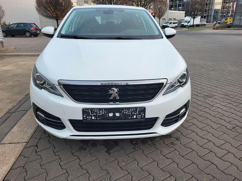 Weiß Gebraucht 2021 Peugeot 308 Active Limousine | 10.990 € (Superpreis) - Bild 1/4