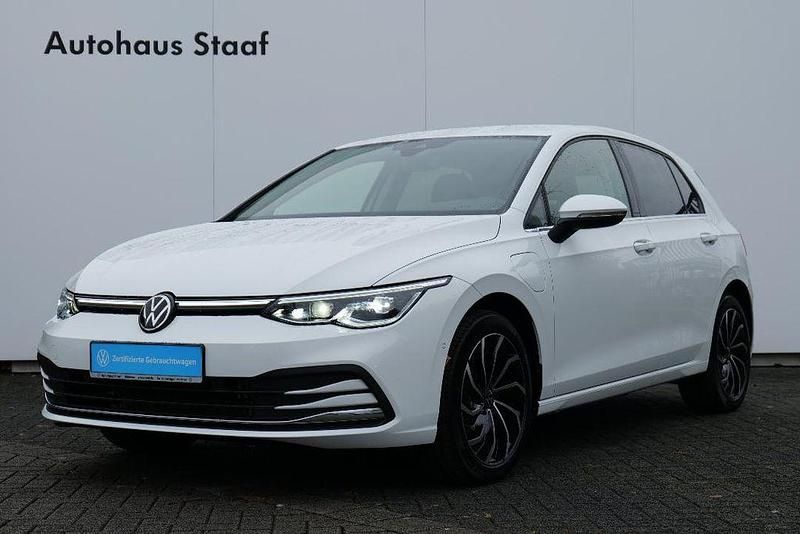 Gebraucht VW Golf VIII Style 204 PS (150 kW) 2022 Weiß Limousine