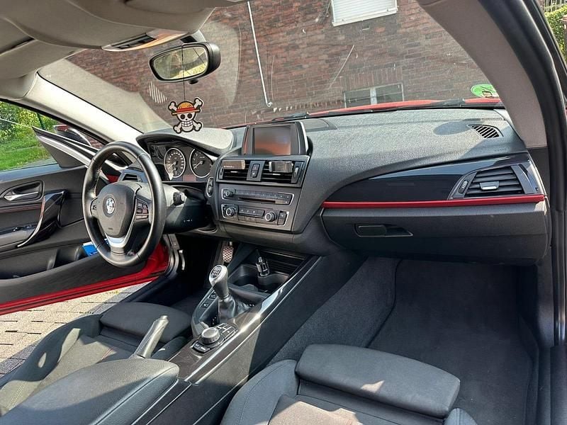 Gebraucht BMW 114 102 PS (75 kW) 2012 Rot Kleinwagen