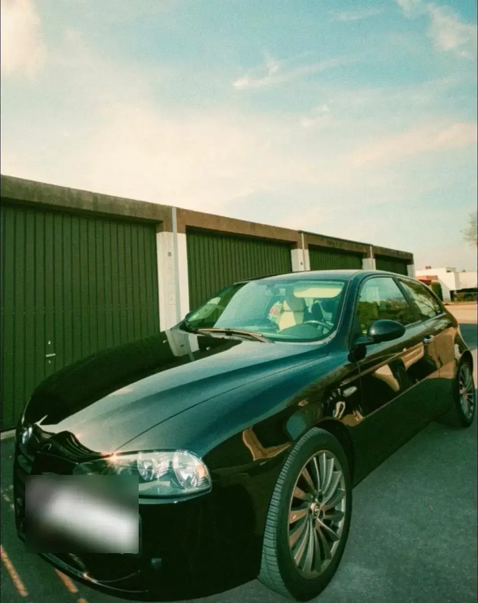 Gebraucht Alfa Romeo 147 120 PS (88 kW) 2008 Schwarz Kleinwagen
