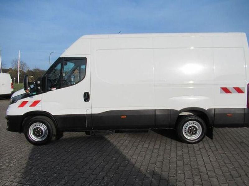 Gebraucht Iveco Daily 144 PS (105 kW) 2023 Weiss Limousine