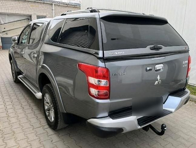 Gebraucht Mitsubishi L200 Top 181 PS (133 kW) 2018 Grau Pickup