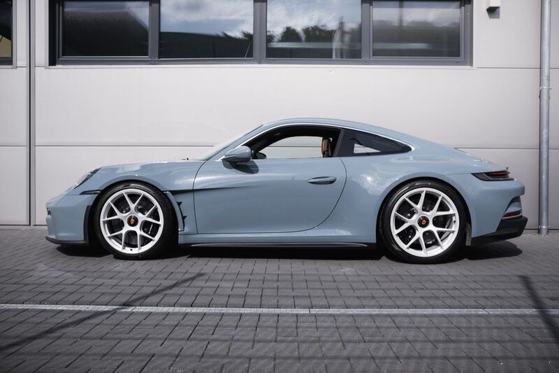 Shorebluemetallic Neu 2024 Porsche 992 Coupé | 389.900 € - Bild 1/4