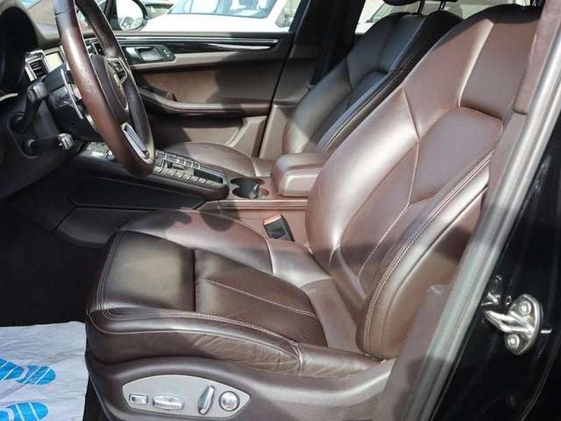 Gebraucht Porsche Macan 400 PS (294 kW) 2015 Tiefschwarzmetallic (metallic) SUV