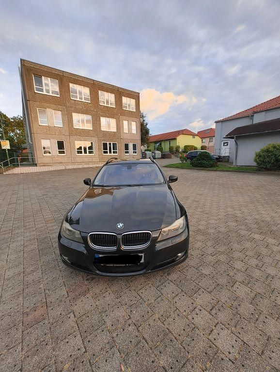 Schwarz Gebraucht 2008 BMW 320 Performance Kombi | 3.000 € (Guter Preis) - Bild 1/4