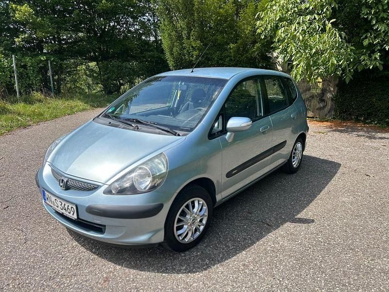 Blau Gebraucht 2005 Honda Jazz Kleinwagen | 4.450 € (Etwas zu teuer) - Bild 1/4