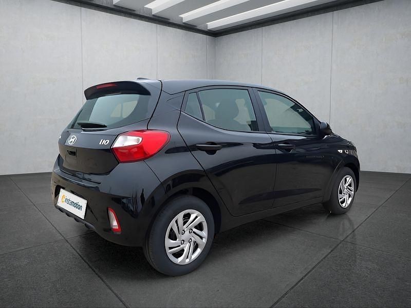 Gebraucht Hyundai i10 Select 63 PS (46 kW) 2024 Schwarz Kleinwagen