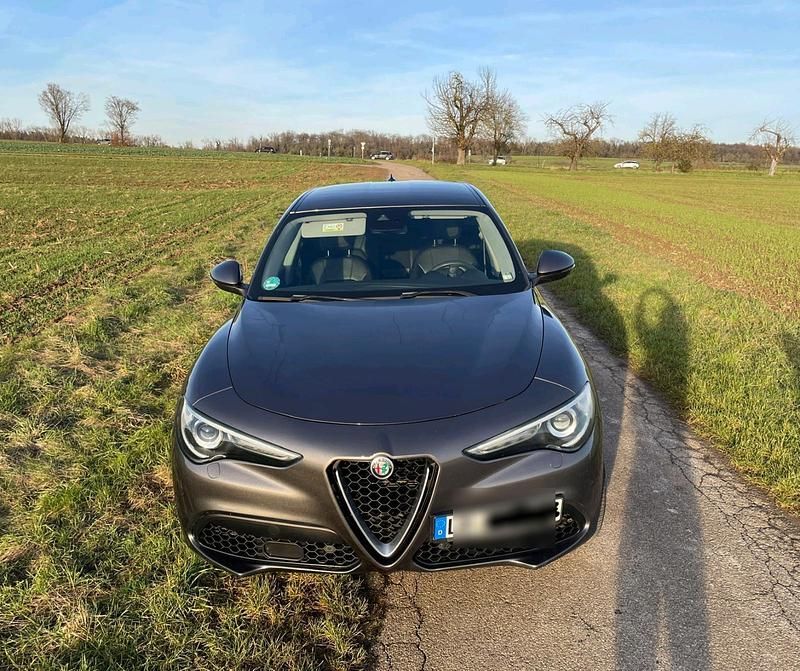 Gebraucht Alfa Romeo Stelvio 280 PS (205 kW) 2018 Grau SUV