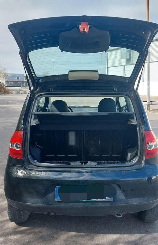 Second-hand VW Fox 75 CP (55 kW) 2006 Negru Hatchback