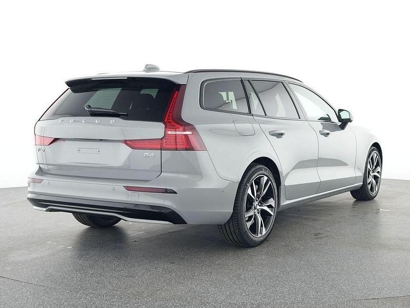 Gebraucht Volvo V60 Plus 197 PS (144 kW) 2025 Grau Kombi
