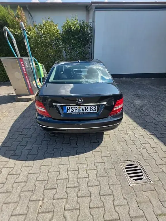 Gebraucht Mercedes 200 184 PS (135 kW) 2012 Schwarz Limousine
