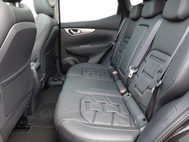 Gebraucht Nissan Qashqai Akari 159 PS (116 kW) 2020 Rot metallic SUV
