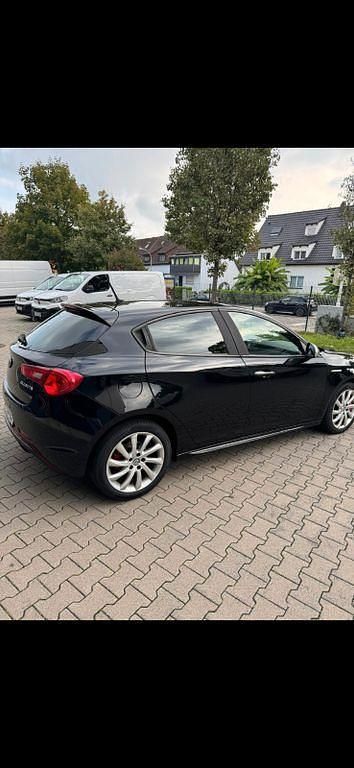 Schwarz Gebraucht 2016 Alfa Romeo Giulietta Super Kleinwagen | 8.990 € (Fairer Preis) - Bild 1/4