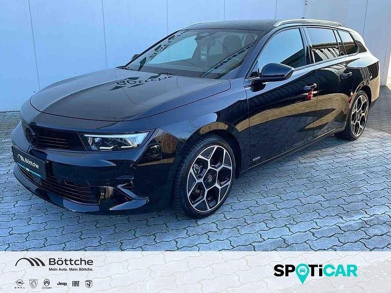 Lackierung schwarz perla nera/ Gebraucht 2023 Opel Astra Ultimate Kombi | 29.590 € (Teuer) - Bild 1/4