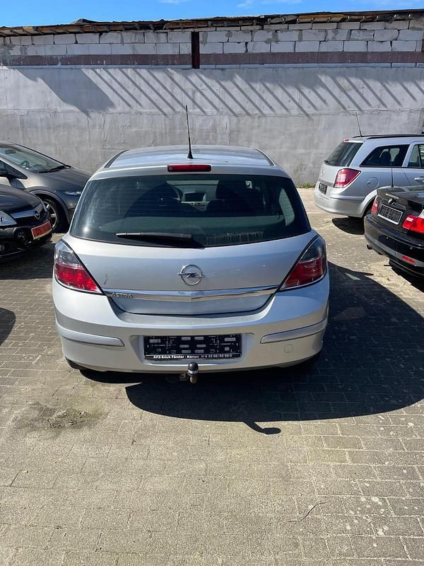 Gebraucht Opel Astra 90 PS (66 kW) 2007 Silber Limousine