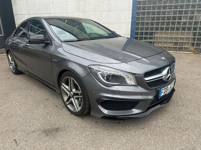 Mountaingrau met. Gebraucht 2016 Mercedes CLA45 AMG AMG Limousine | 22.499 € (Fairer Preis) - Bild 1/4