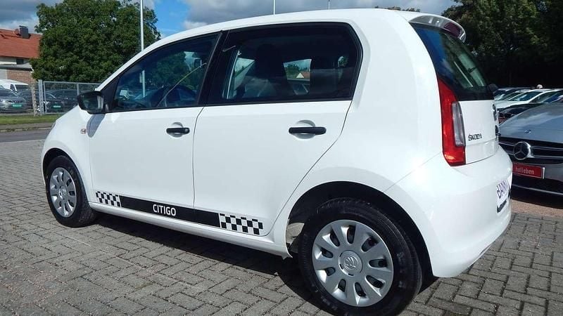 Gebraucht Skoda Citigo Active 68 PS (50 kW) 2014 Candyweiss Kleinwagen