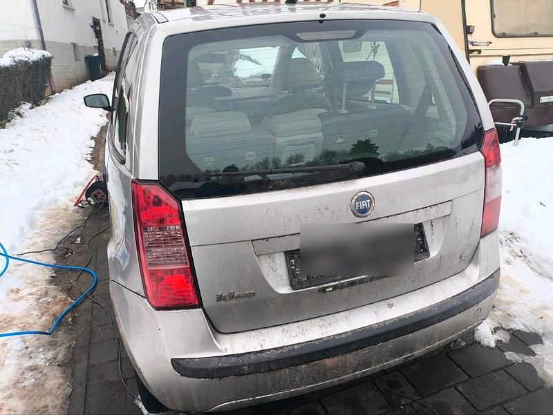 Gebraucht Fiat Idea 95 PS (69 kW) 2004 Silber Van / Kleinbus