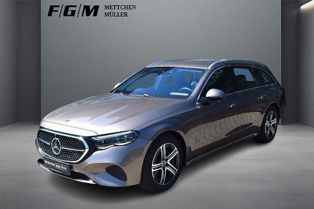 Lack samtbraun Gebraucht 2024 Mercedes E220 Avantgarde Kombi | 51.950 € (Fairer Preis) - Bild 1/4