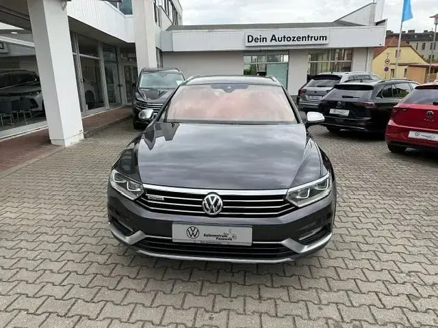 Gebraucht VW Passat Alltrack 190 PS (139 kW) 2018 Mangangrau metallic (metallic) Kombi