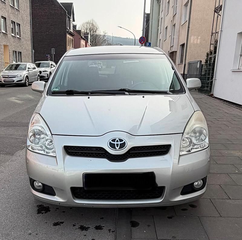 Gebraucht Toyota Corolla Verso 136 PS (100 kW) 2008 Silber Van / Kleinbus