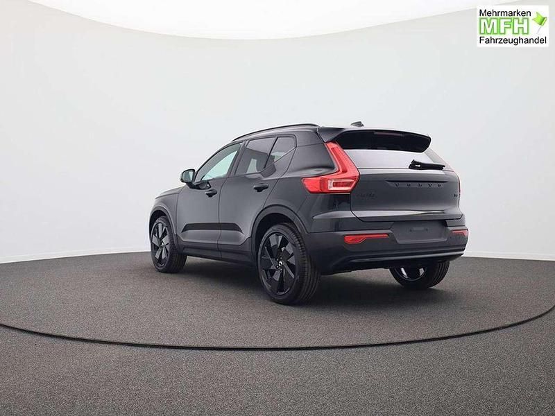 Neu Volvo XC40 Plus 197 PS (144 kW) 2026 Onyx black metallic SUV