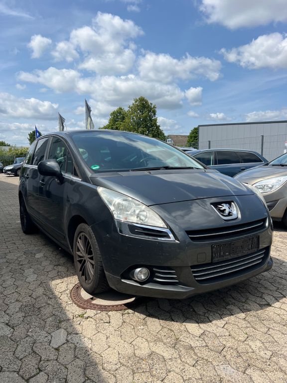 Schwarz Gebraucht 2011 Peugeot 5008 Active Van / Kleinbus | 4.900 € (Fairer Preis) - Bild 1/4